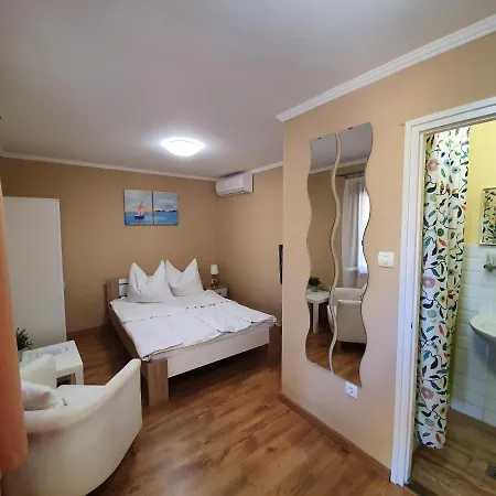 Muskatlis Haz Проживание в семье Балатонлелле