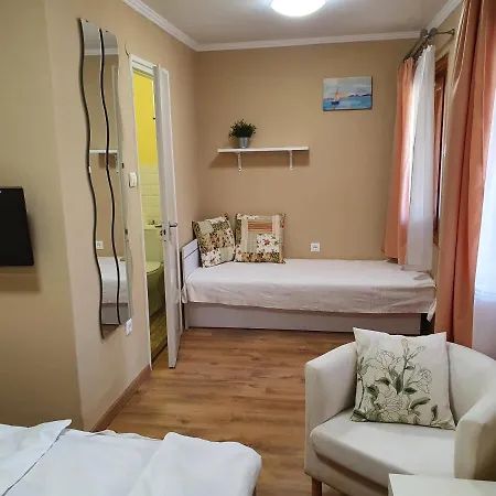 Проживание в семье Muskatlis Haz *