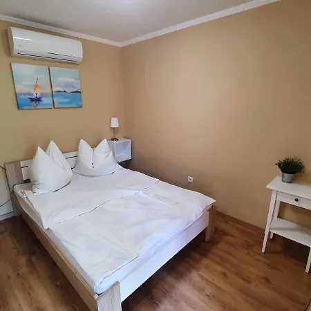 Muskatlis Haz Проживание в семье Балатонлелле