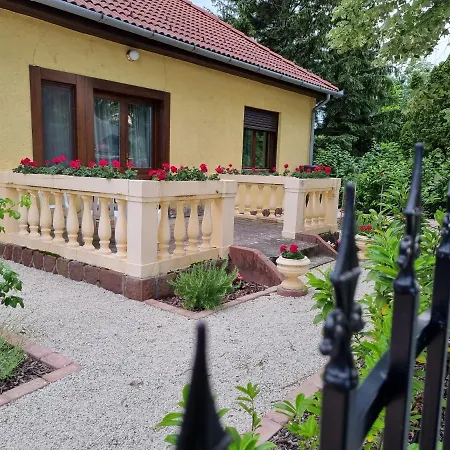 Проживание в семье Muskatlis Haz Балатонлелле